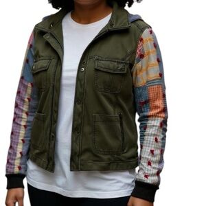 Army Green 4 Pocket Canvas Jacket Quilted Sleeves And Removable Hood